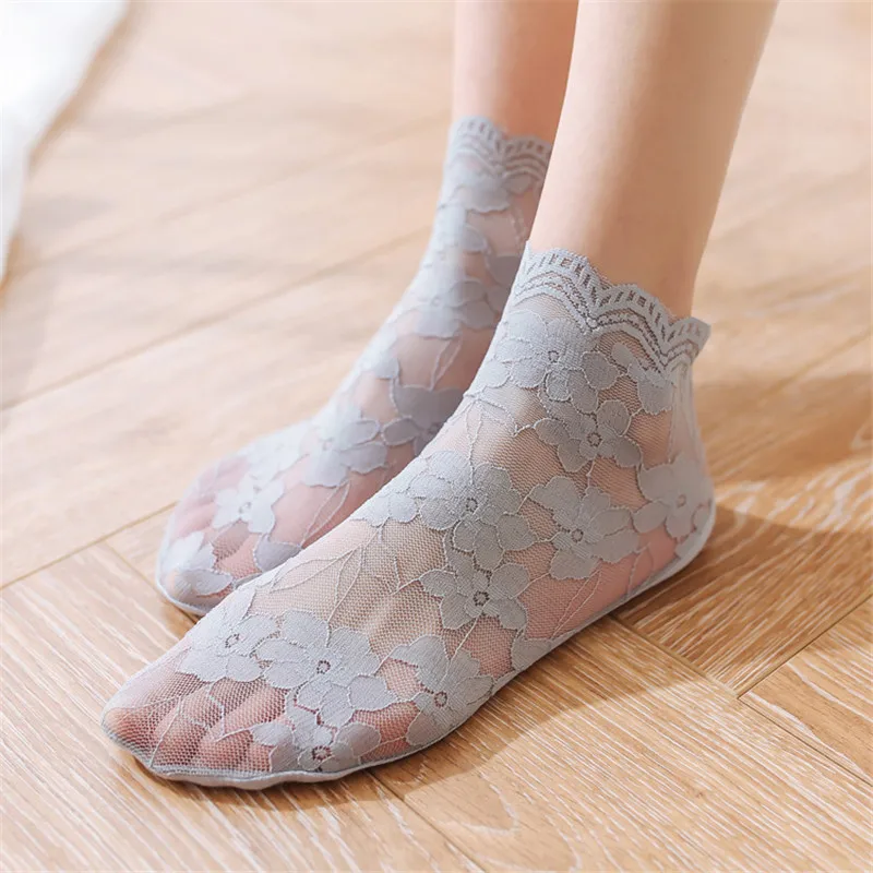 

Винтажные кружевные невидимые носки с цветочным узором, женские тонкие ажурные сетчатые с хлопковой подошвой, короткие носки для элегантны...