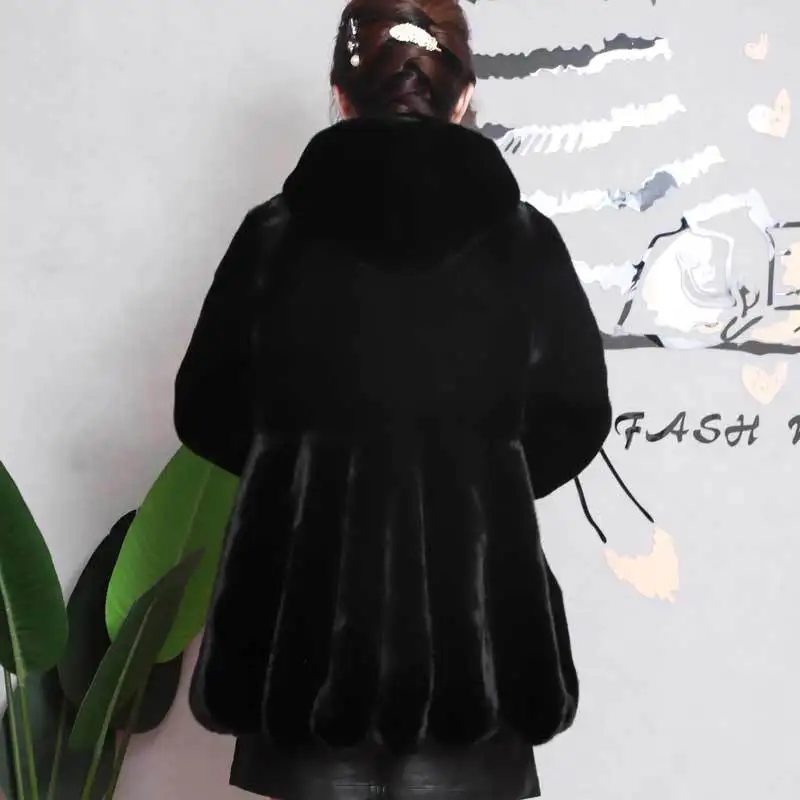 Winter Jacket Women 2021 Short Coats Women Winter 2021 Elegant Luxury Faux Mink Fur Coats for Women Warm Thick Hooded Fur Coat