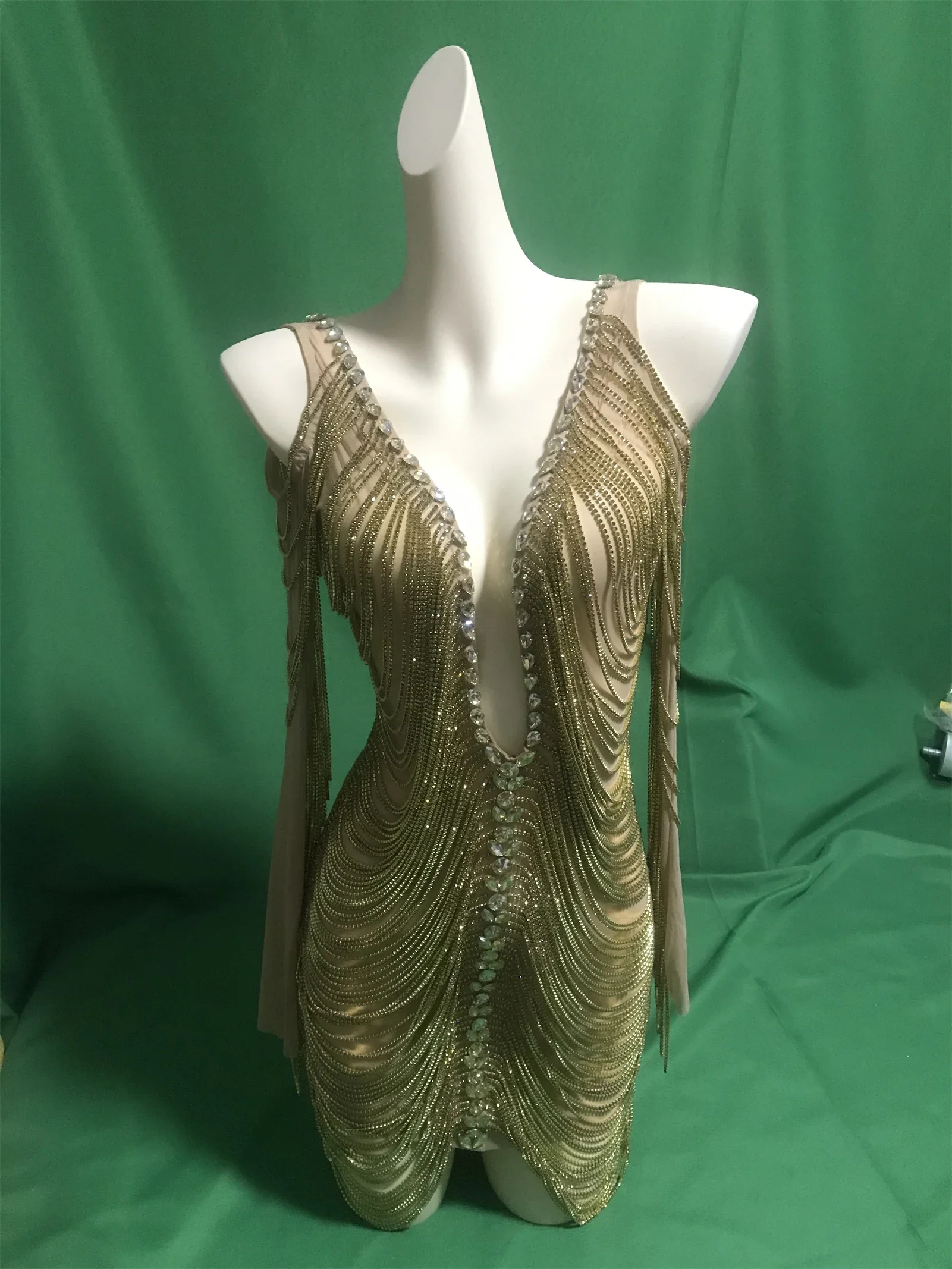 Блестящие золотые стразы с v-образным вырезом женское платье на день рождения