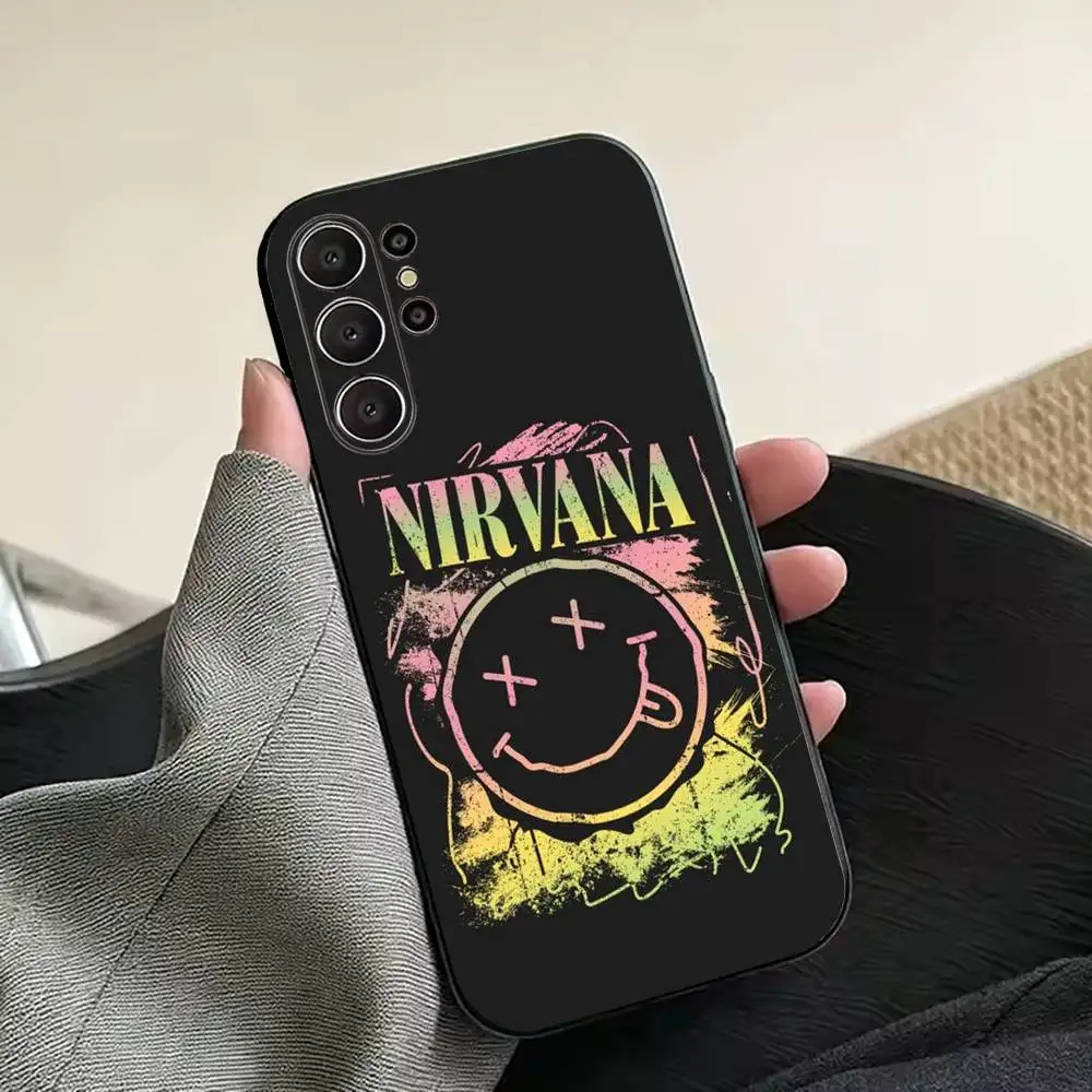 Фото Силиконовый чехол N-Nirvana Rock Band Lamentably Soft для Samsung S26, S24, S21, S22, S23, S30, Ultra, Plus, FE, Lite - черный №3