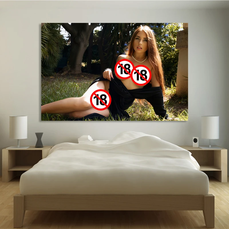 Платье брюнетты взрослая модель мелира сексуальная девушка естественное фото