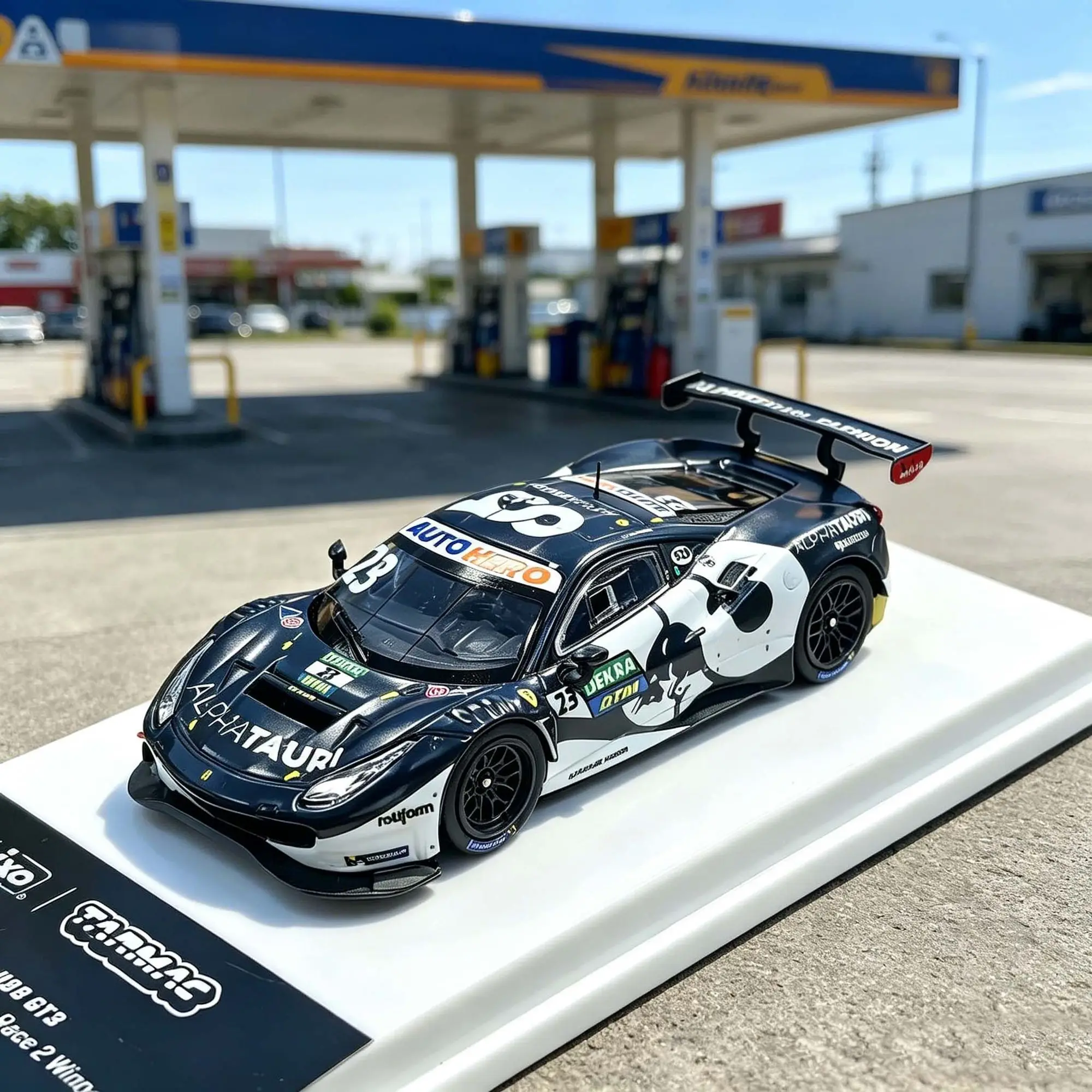 Фото Масштабная модель 1:64, 488 GT3 DTM 2021, новинка в наличии, литая миниатюрная имитационная модель автомобиля из сплава, коллекционная модель, игрушка-подарок для мальчиков, украшение для комнаты №2