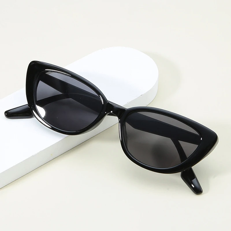 

NEW Fashion Women Cat Eye Sunglasses Summer Ladies Vintage Retro Small Female Sexy Trending Sun Glasses Shade Zonnebril Dames