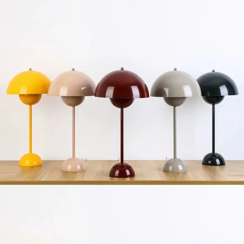 Оригинальная настольная лампа в скандинавском стиле современная простая