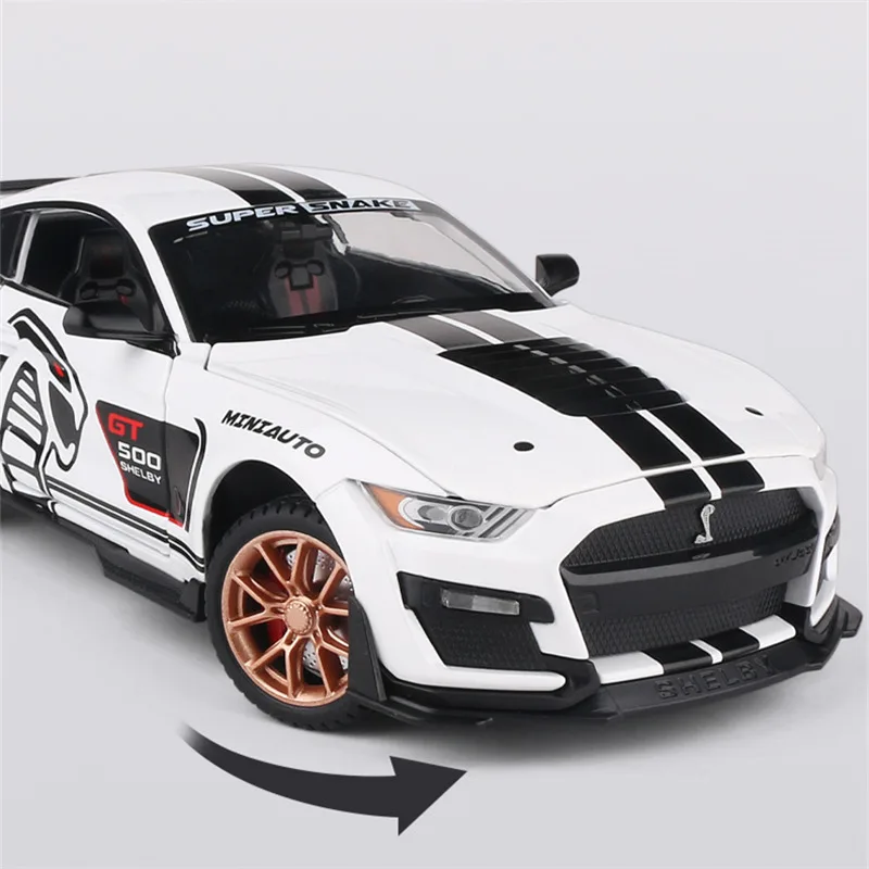 Модель спортивного автомобиля Ford Mustang Shelby GT500 1:24 металлическая Игрушечная модель