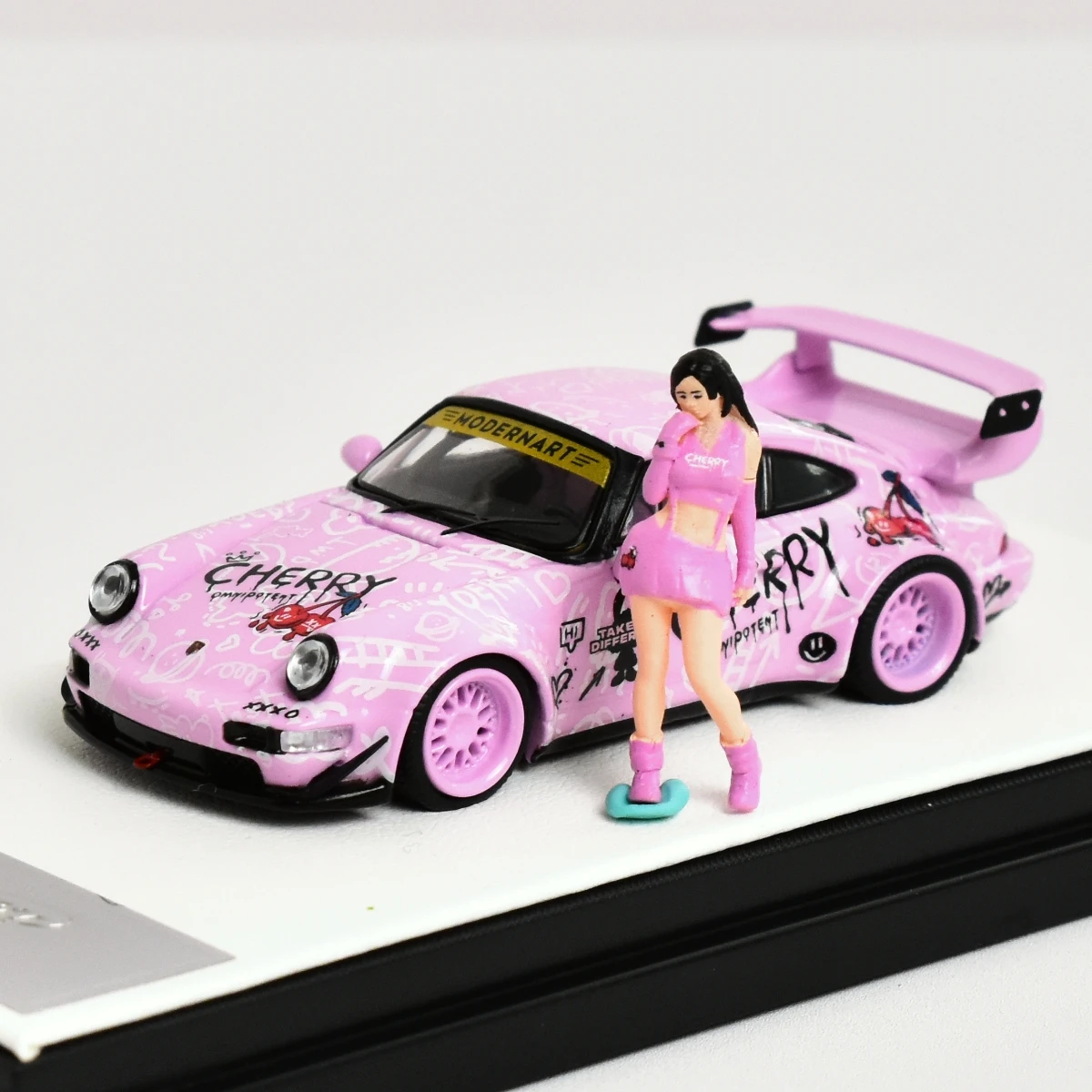 

Модель автомобиля модерн арт + TMD 1:64 RWB 964