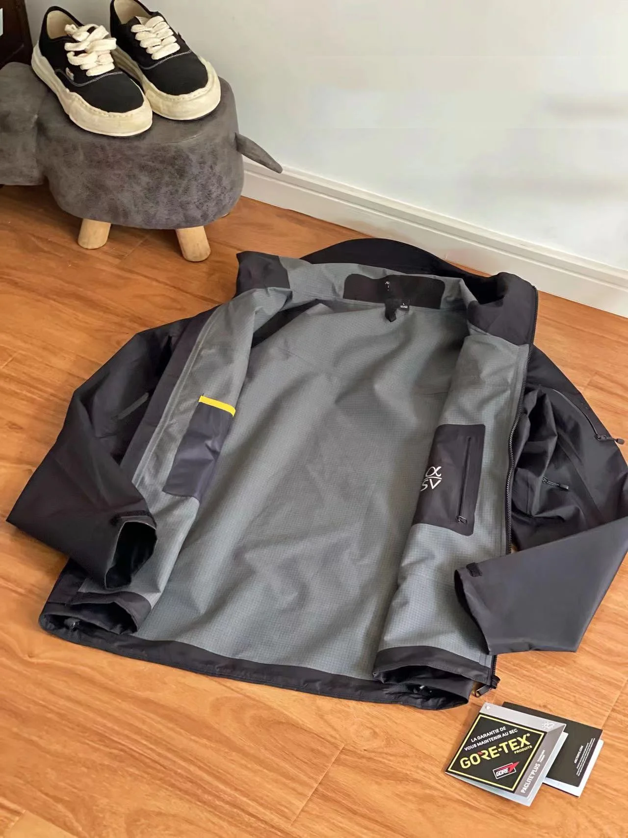 Мужская куртка с золотистой вышивкой ARC 1:1 SV/AR 24K Высококачественная