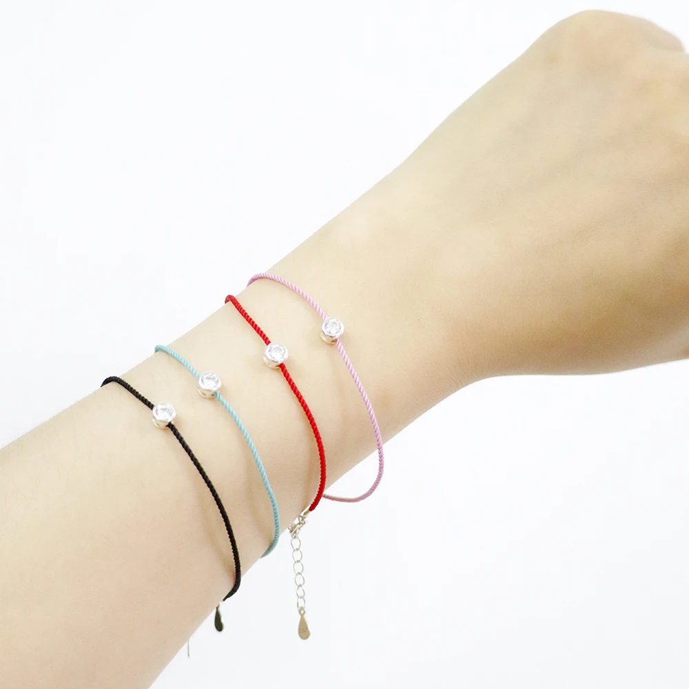 Женский браслет из серебра 925 пробы с красной нитью