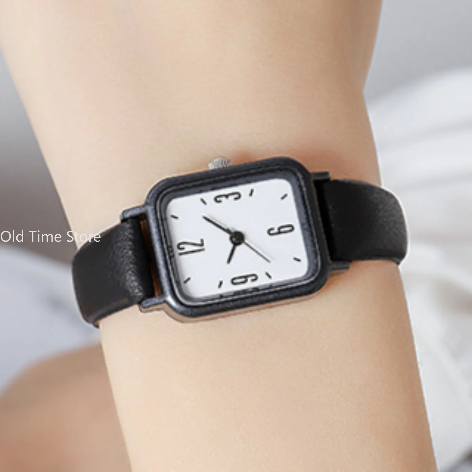 Женские наручные кварцевые часы