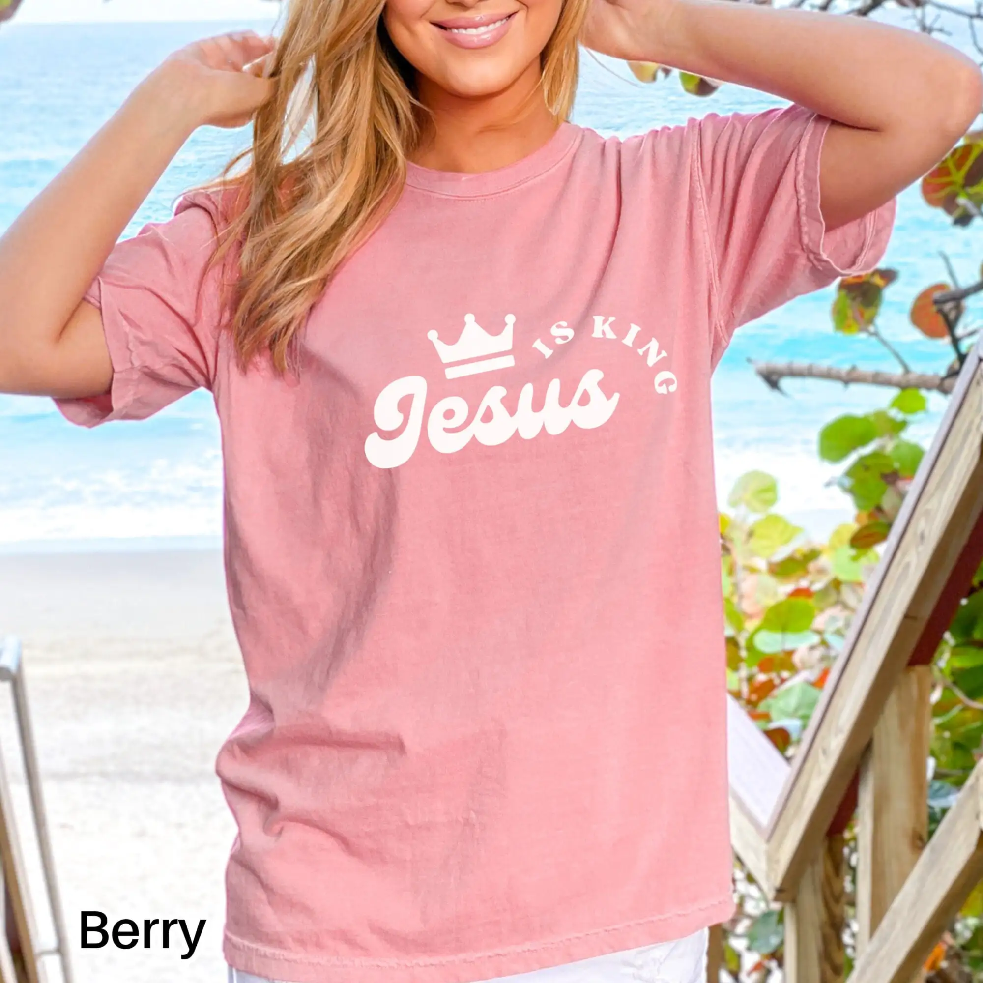 Женская футболка большого размера с надписью Иисус король