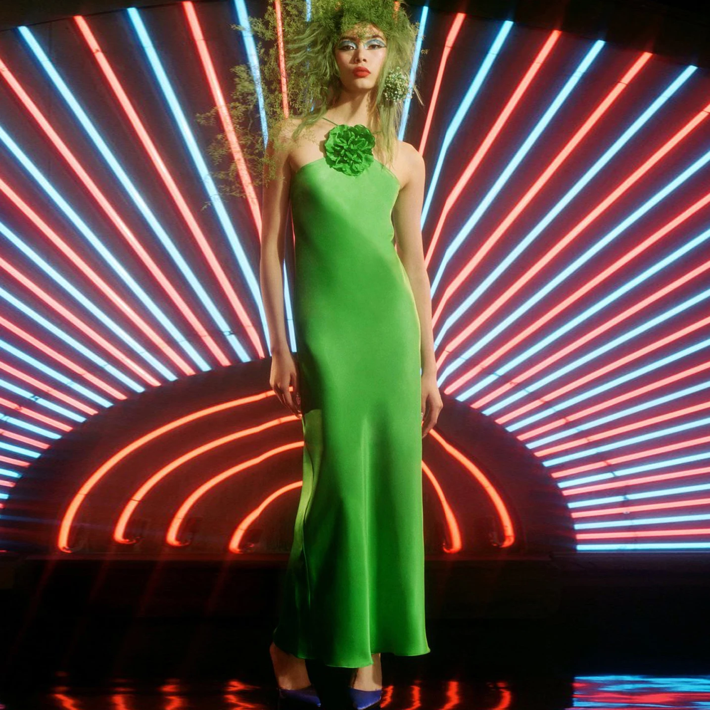 

Платье с цветочной аппликацией, блестящее зеленое атласное платье до щиколотки, вечернее платье с открытой спиной, гладкое вечернее платье