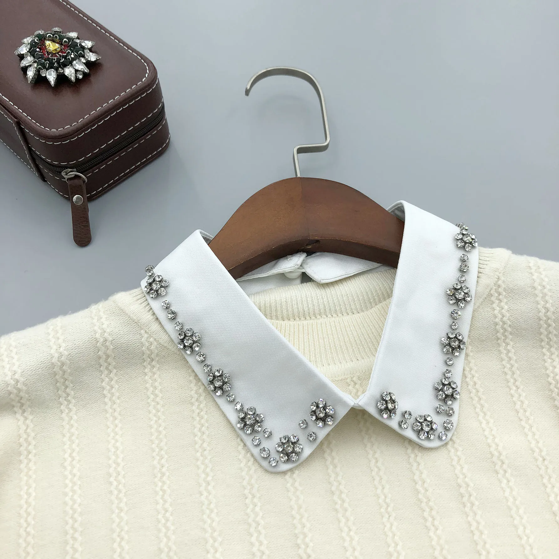 

Women Shinny Beads Solid Color Fake Collar for Sweater Blouse Neckwear Detachable Collar Shirt Detachable Collar Accessories