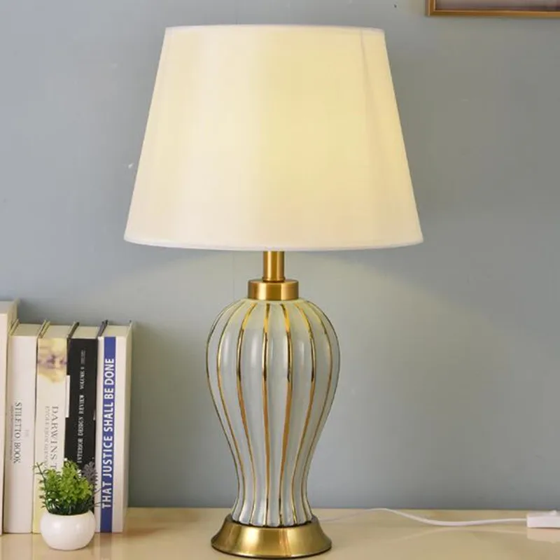 Light Luxury Post Modern American Style Ceramic Table Lamp for Bedroom Bedside Lamp European Style Living Room Lamps