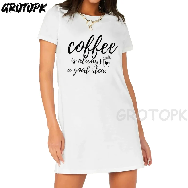 Кофейное женское платье с графическим рисунком всегда хорошая идея в стиле