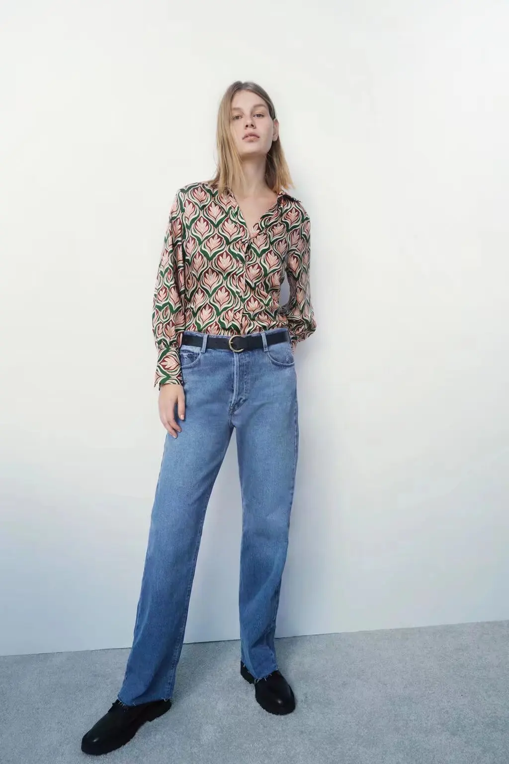 

Spring 2022 New Women's Fashion Slim Pleated Print Lapel Shirt Top