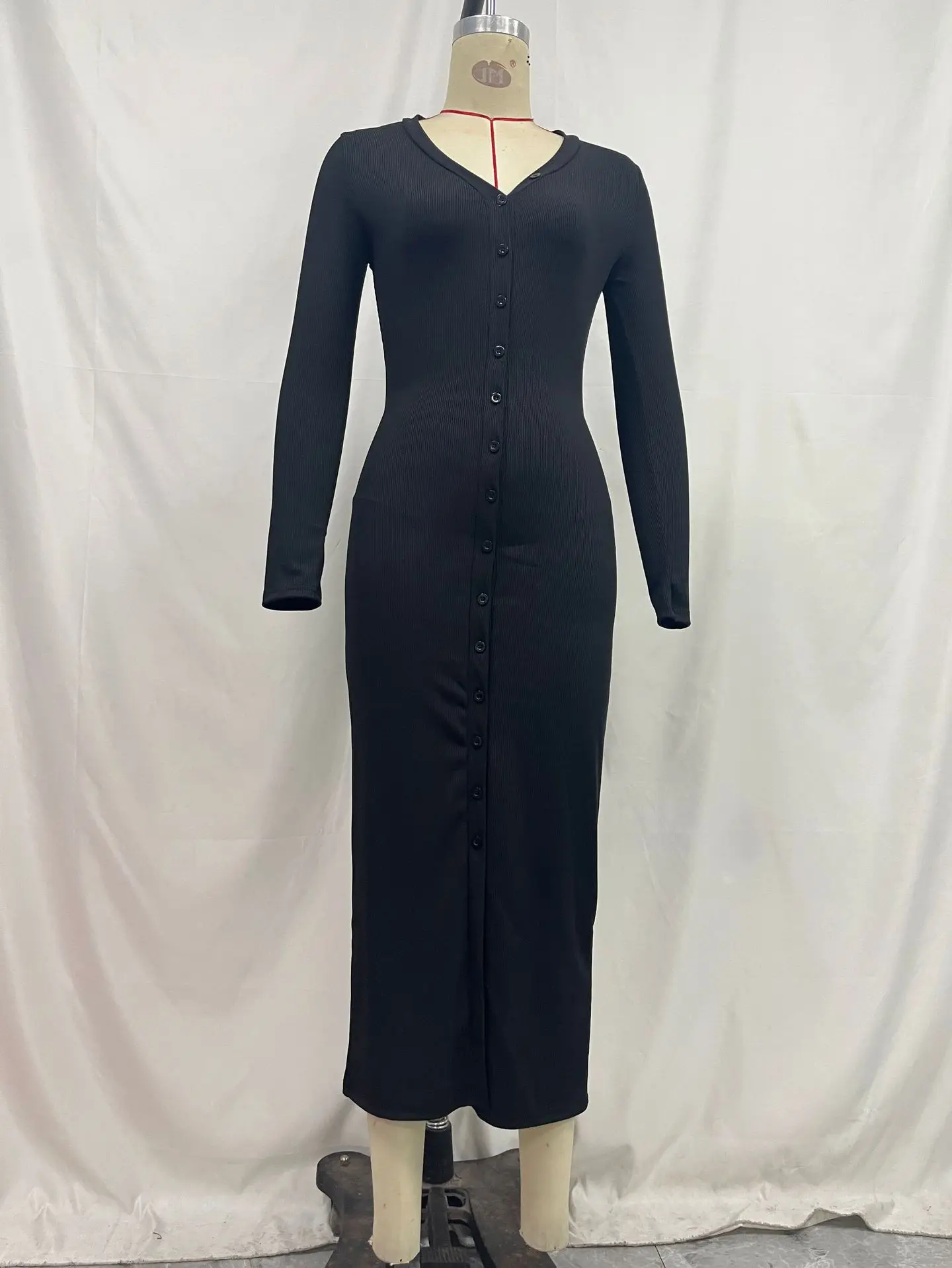 SKMY Платье из полиэстера черного цвета