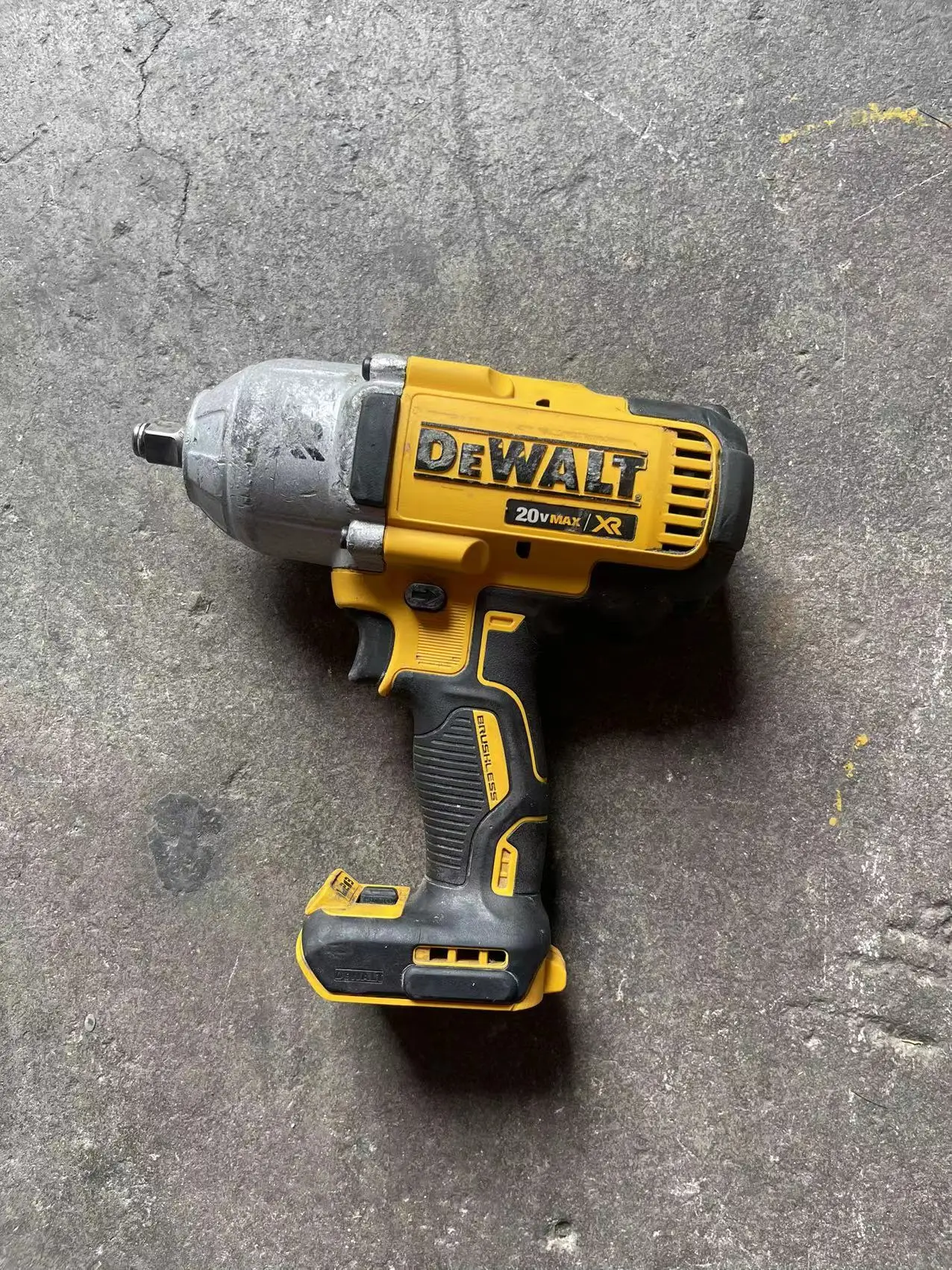 

USED DEWALT DCF899N XR Brushless High Torque Impact Wrench 18 Volt (ONLY TOOL) SECOND HAND