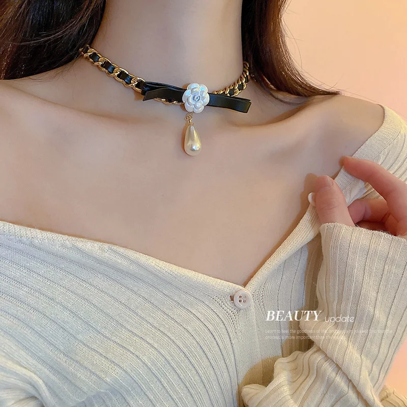 

2022 Fashion Leather Pearl Flower Necklace Choker Temperament Simple Collar Women Aesthetic Gothic Initial Charms