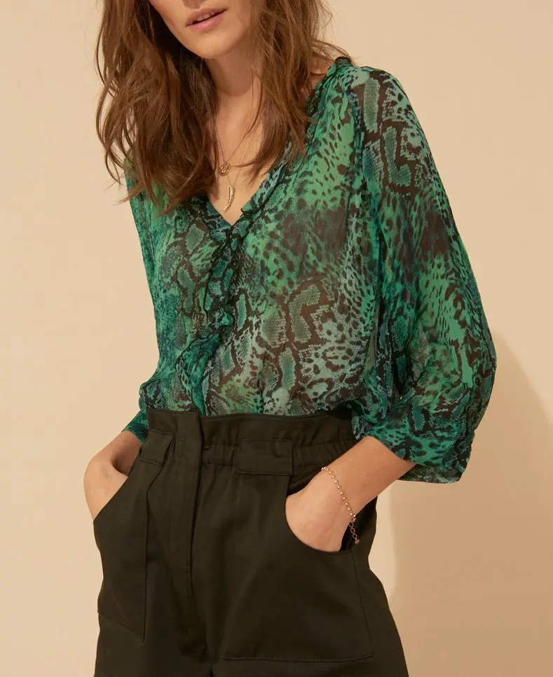 

2023 Spring/Summer Ladies Animal Print Thin V-neck Comfortable Blouse with Small Ruffles