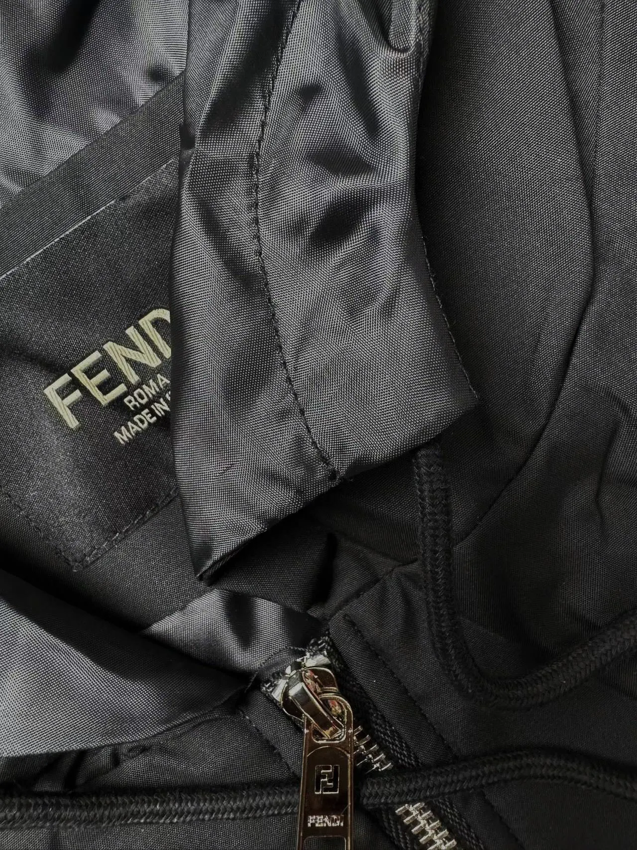 Куртки FENDI весна и осень Спортивная Тонкая посадка ткань высокого качества