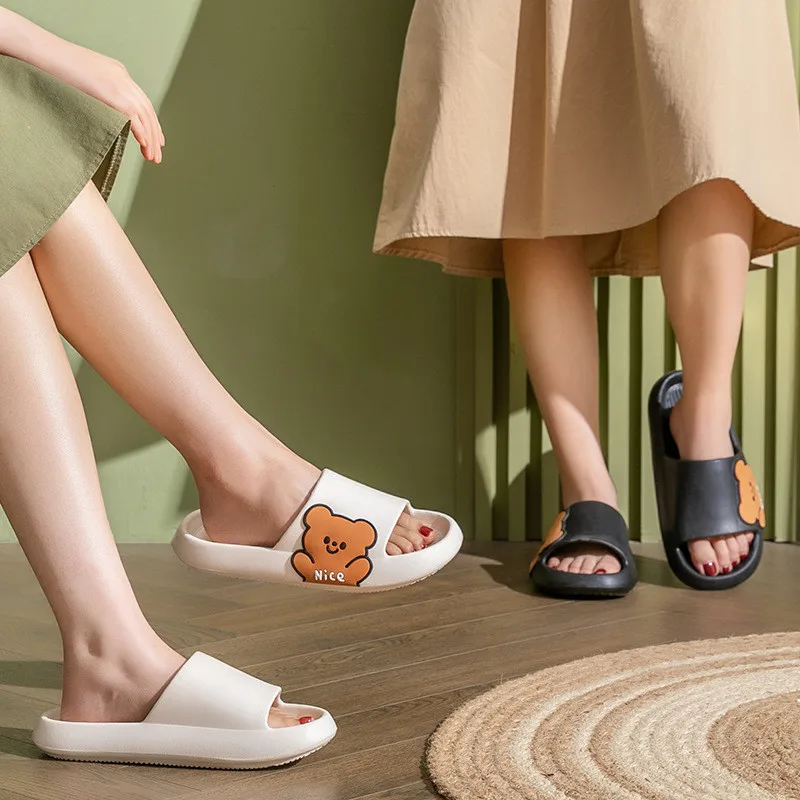 Women Slippers Beach Slide Sandals Cartoon Bear Flip Flops Men's Thick Sole Indoor Bathroom Slippers Summer Couple Shoes
