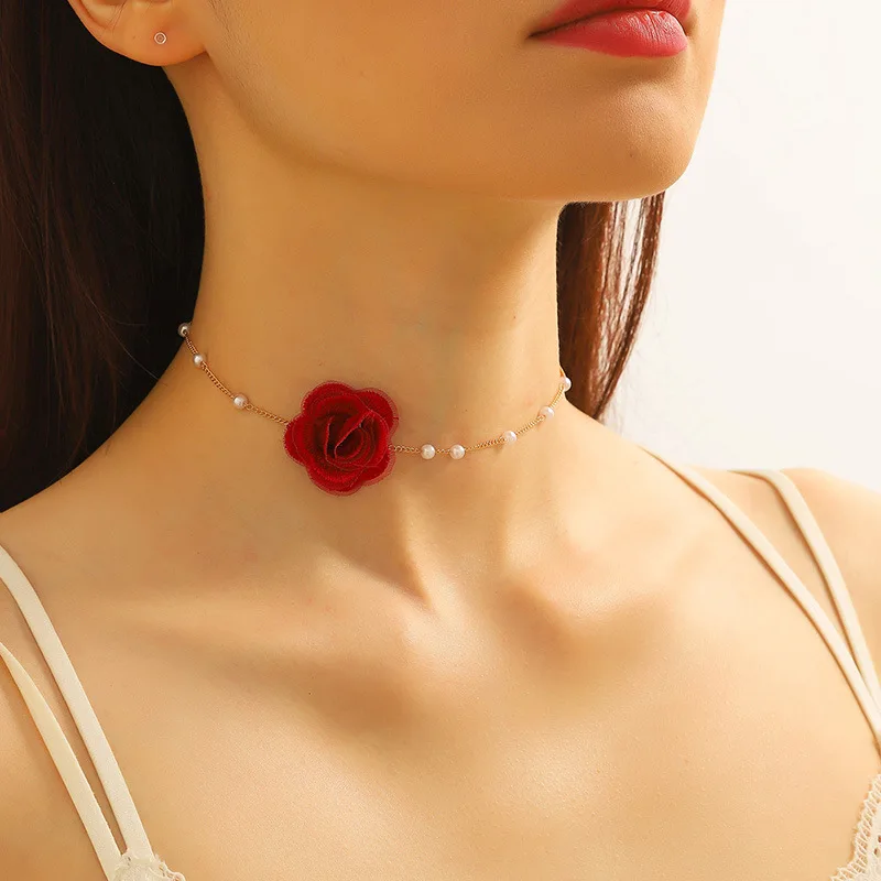 

Fashion Retro Hong Kong Style Rose Flower Zircon Pearl Necklace Exquisite Design Clavicle Temperament Versatile Pendant Gift