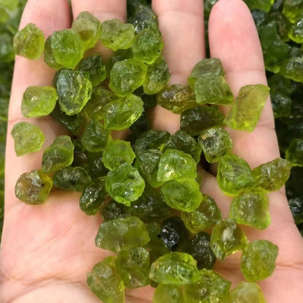

Olivine Quartz Natural Green Crystal Mineral Specimen Rock Chip Gravel Rough Raw Gemstone Decoration