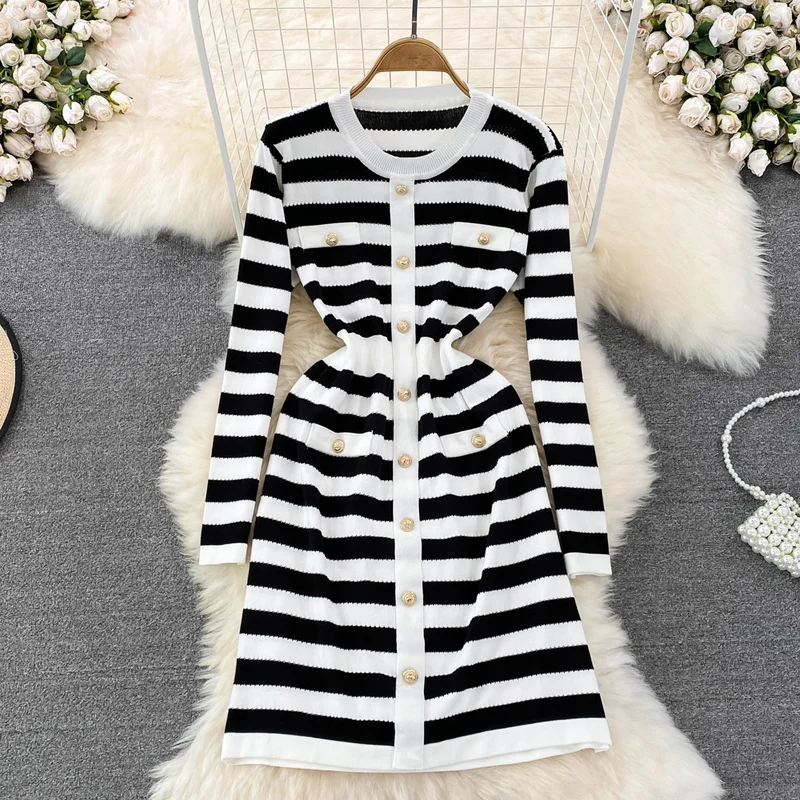 

Knitted Spring&Autumn Dress Striped O Neck Dresses Single Breasted Empire Jurk Black&White Vestidos Women Clothing Dropshipping