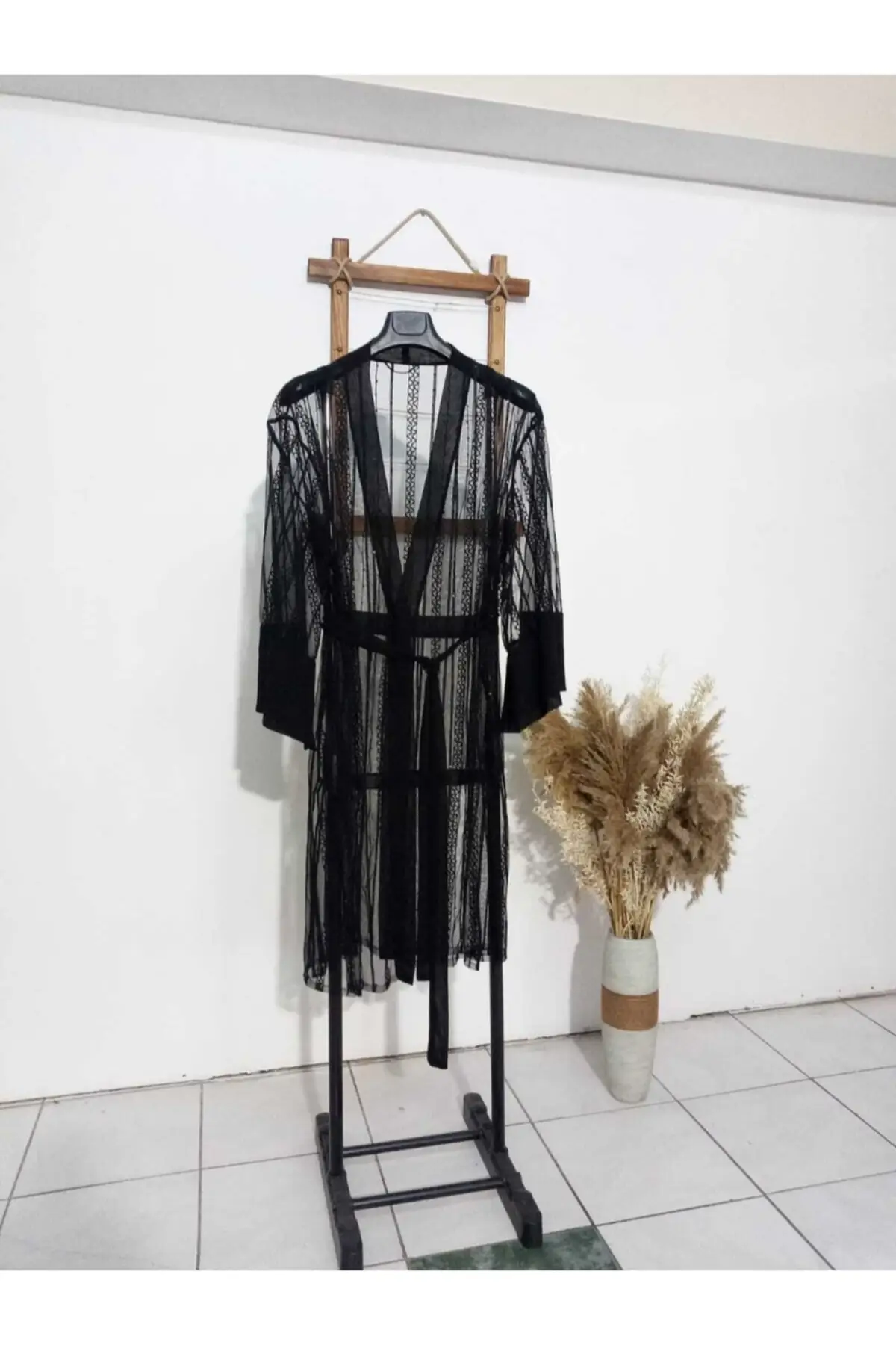 

Women's Kimono Makent Fashion Special Design Sequin Striped Black Chiffon Kimono Fashion Dressing Gown For Women