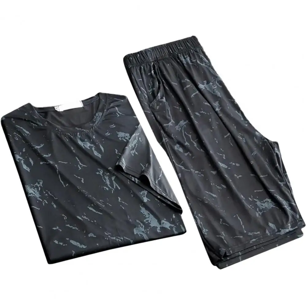 

Chic Men T-shirt Shorts Set Breathable Loose Thin Summer Top Shorts Set Elastic Waist Sport Vest Shorts Set Men Garment
