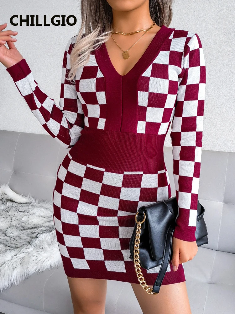 

Женское трикотажное платье-карандаш в клетку, на осень/зиму