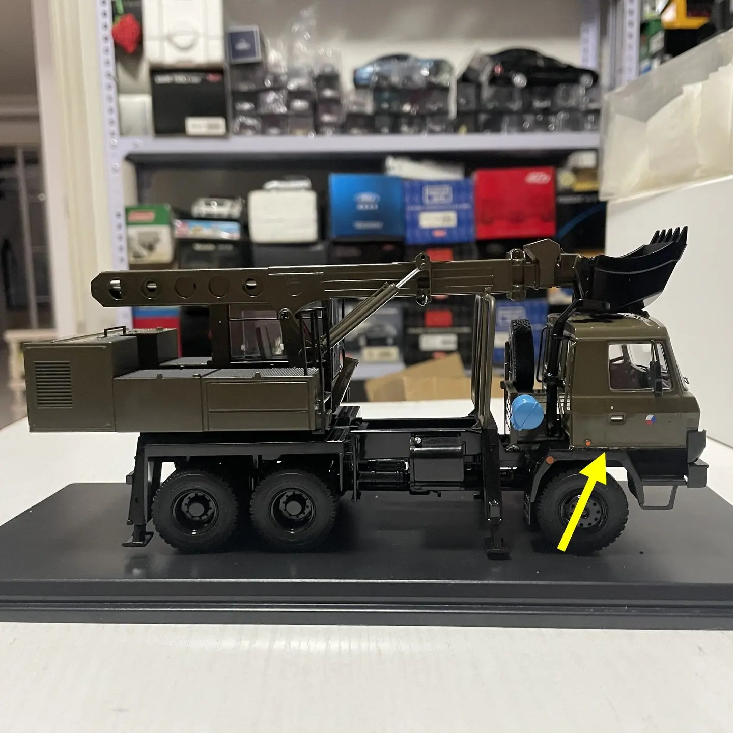 Фото Масштабная модель экскаватора Tatra 815 UDS114A из литого сплава, 1:43, классика, ностальгия, подарки для взрослых, сувенир, статическая модель для демонстрации №3
