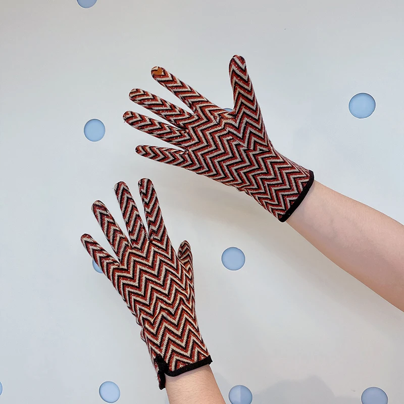 Плюшевые перчатки корейский стиль для женщин теплые и милые утепленные в стиле