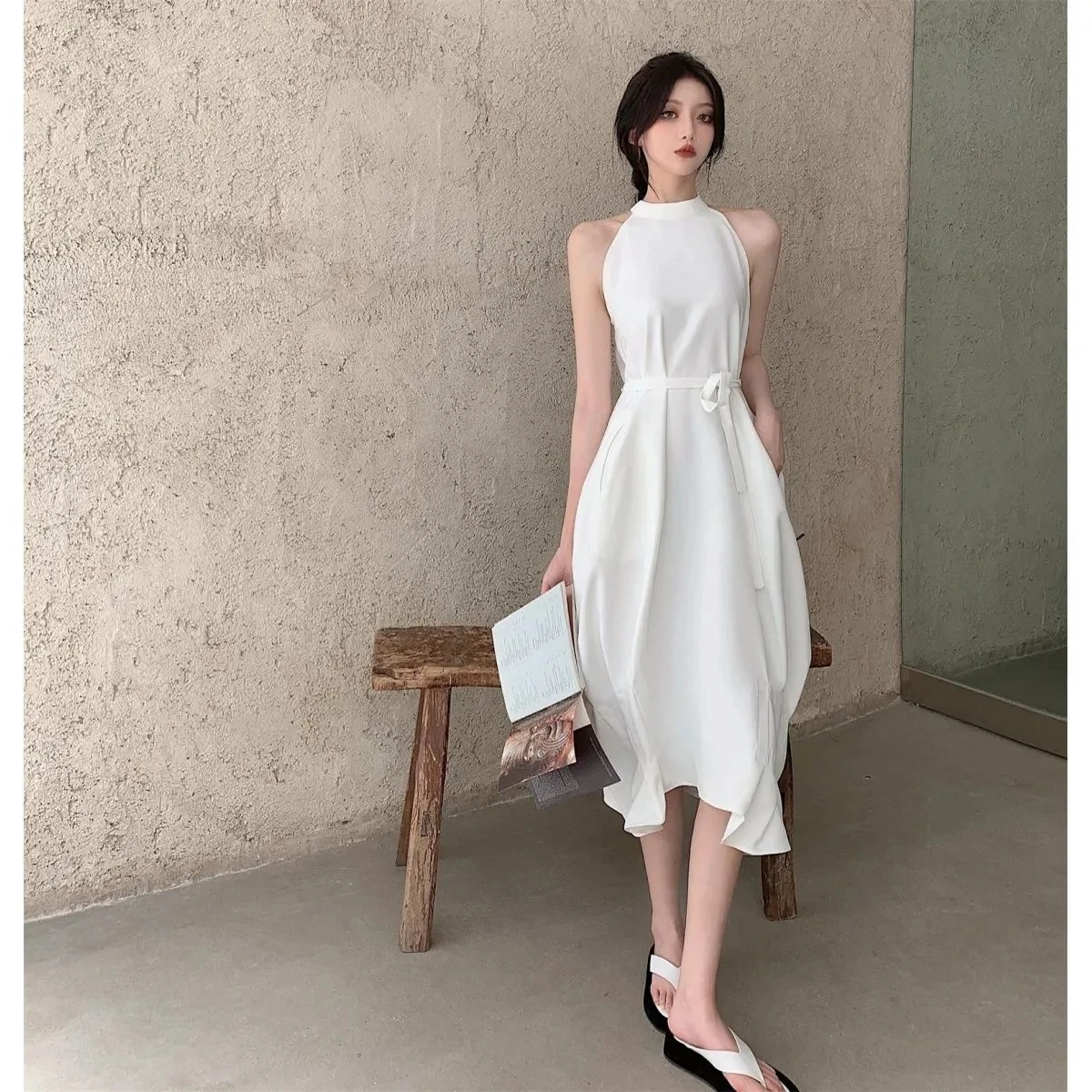 French style white halter neck dress women 2023 spring and summer new waist slimming celebrity style high-end skirt ins hot 5