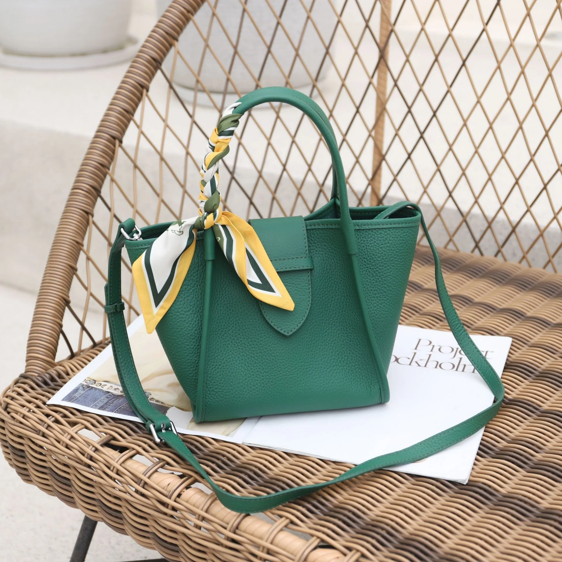 

high quality luxury brand 2023 Summer New Top Layer Cowhide Premium Leather Women's Small Vegetables Basket Bucket Bag