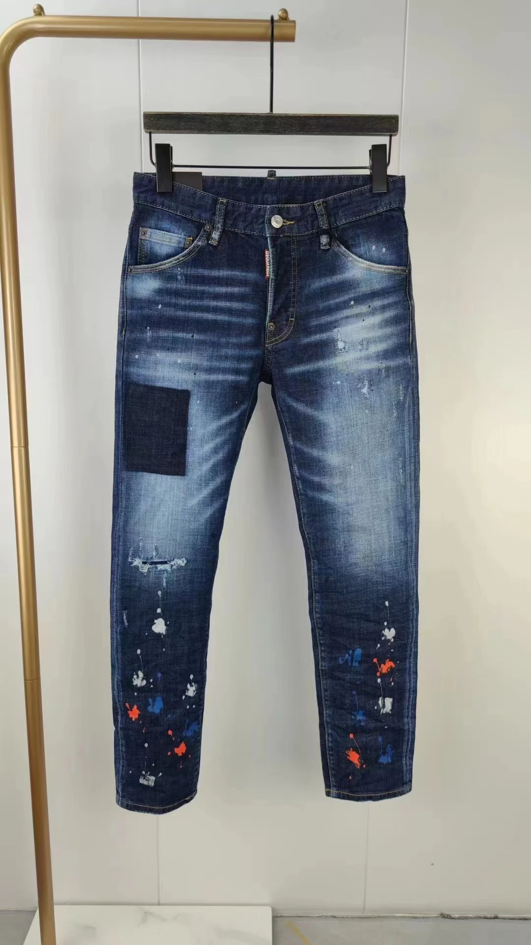 

2022 New Fashion Brand Dsquared2 Men's Washed, Worn, Ripped, Paint Spot Motorcycle Jeans N9614