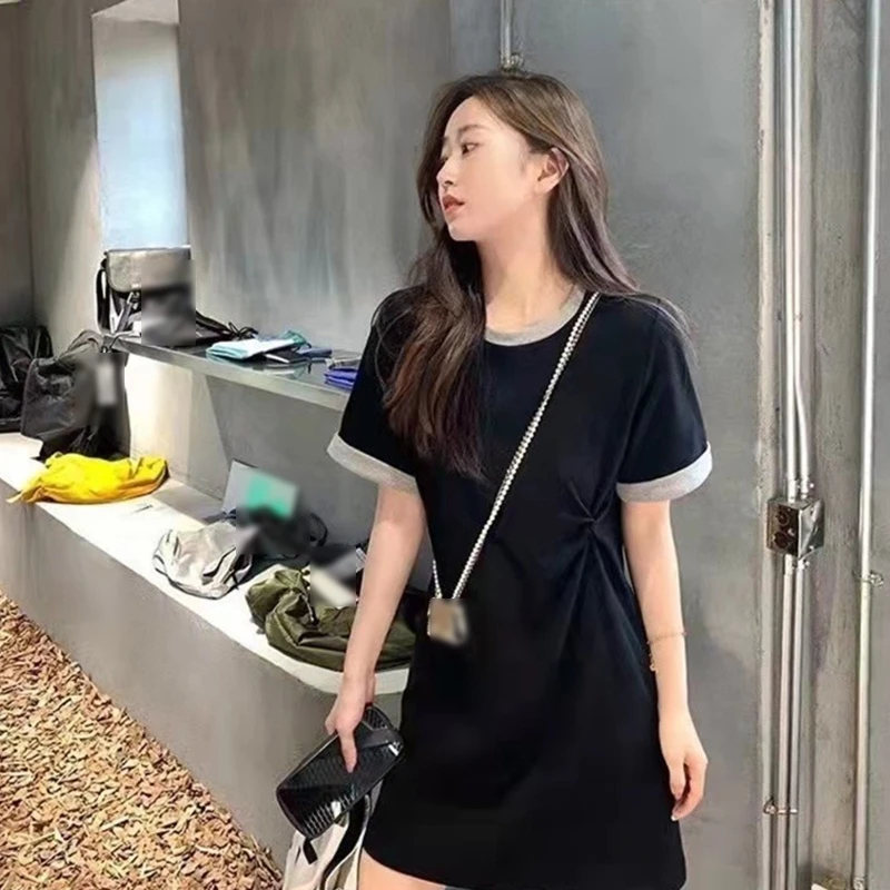 

Женское Короткое платье-футболка с коротким рукавом и круглым вырезом