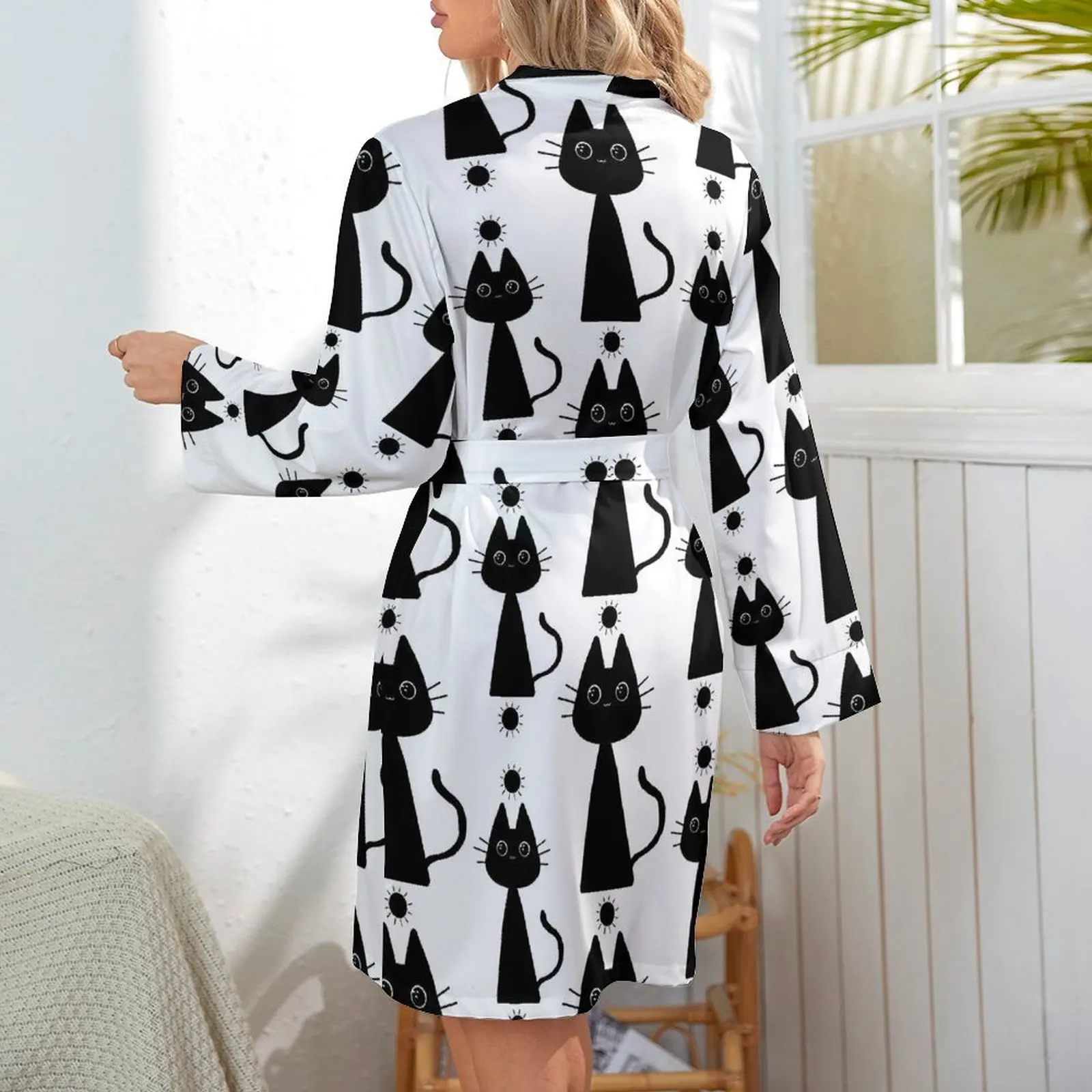 Пижама в виде черного волшебного кота с солнечными мотивами халат V-образным