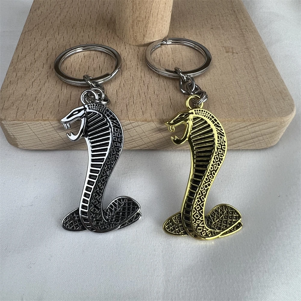 

Car Keychain Alloy Emblem Metal Cobra 3D Engraving Logo Key Ring For Ford Mustang Shelby GT 500 350 2016 2018 19 40 Accessories