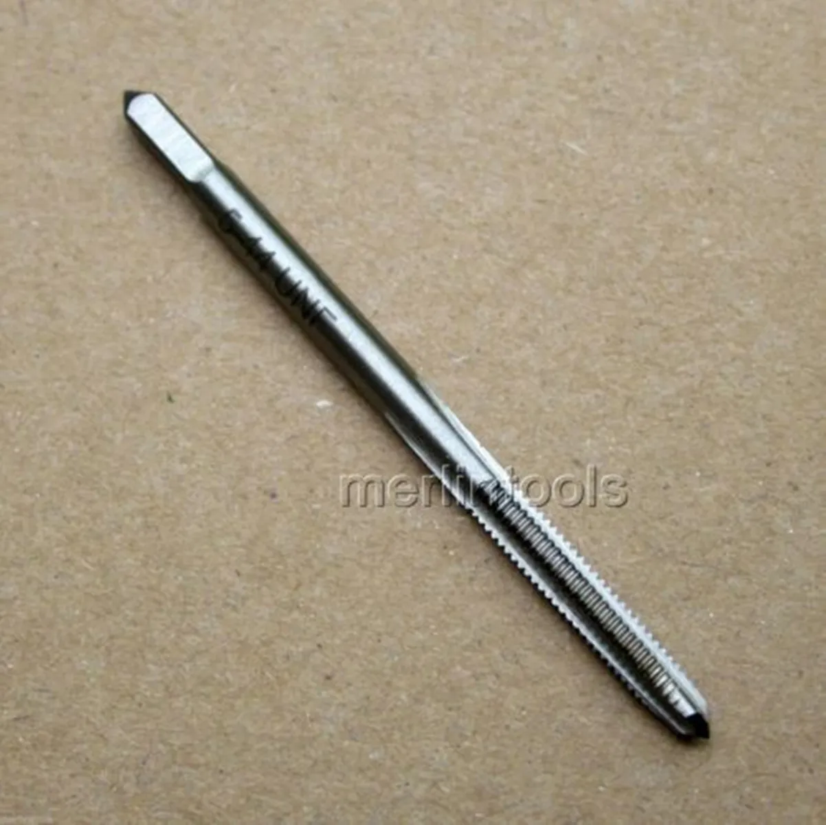 0-80 1-64 1-72 2-56 2-64 3-48 4-40 4-48 5-40 5-44 6-32 6-40 8-32 8-36 10-24 10-28 10-32 Метчик правой резьбы HSS 5–44 TPI