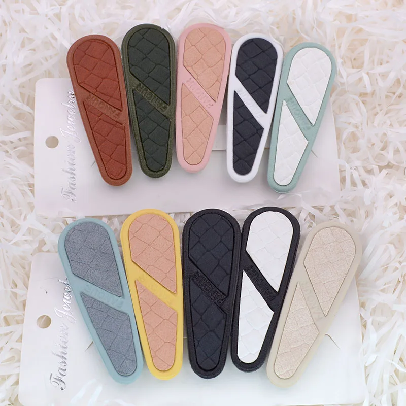 

WELLMORE Fashion leather and synthetic leather Hair Clips for women girls Plaid Headwear Barrettes Female Hair Accessories