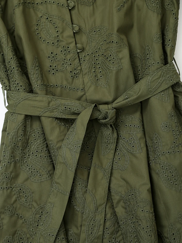 Женское мини-платье с поясом и вышивкой V-образным вырезом