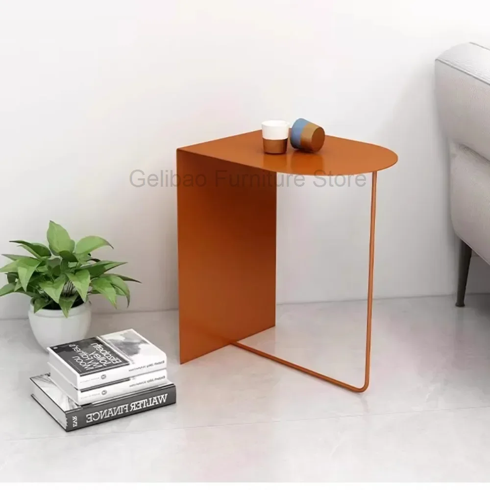 Маленький металлический журнальный столик сервисный вход скандинавский