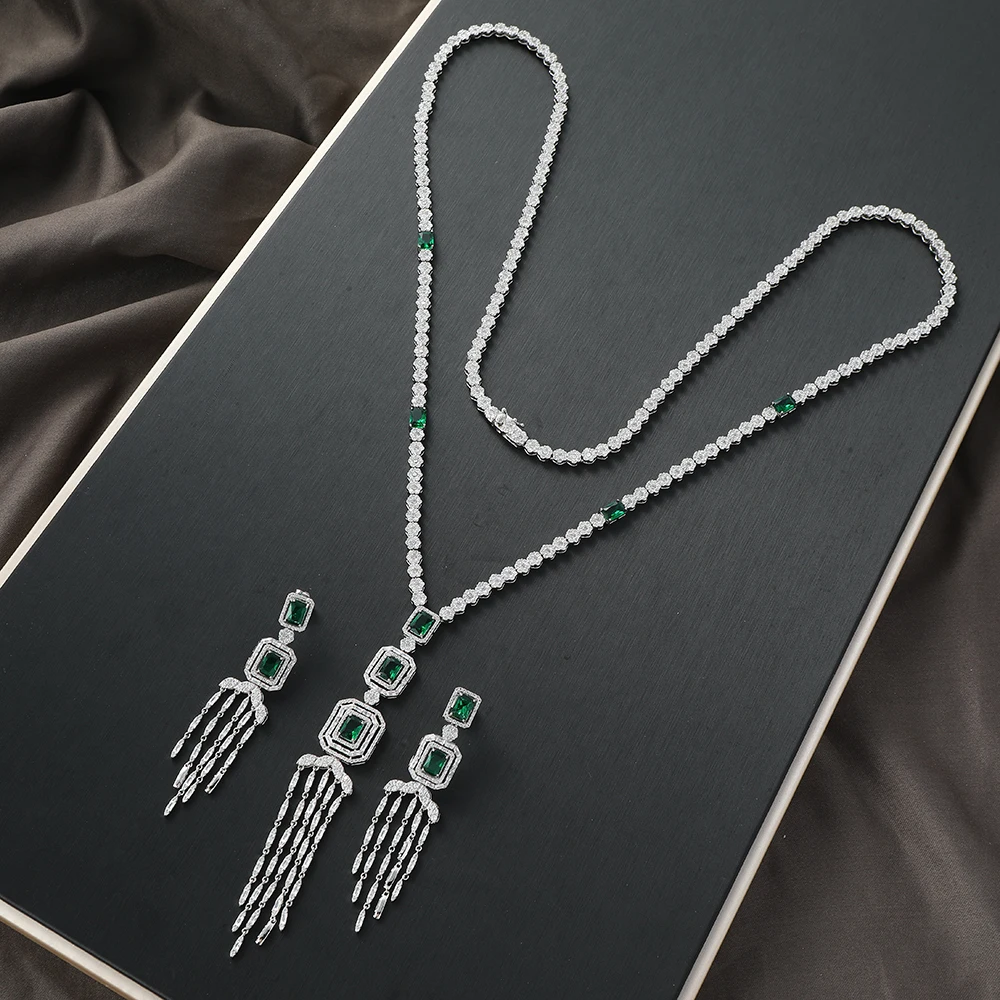 Роскошные и модные женские серьги с геометрической бахромой кристаллами