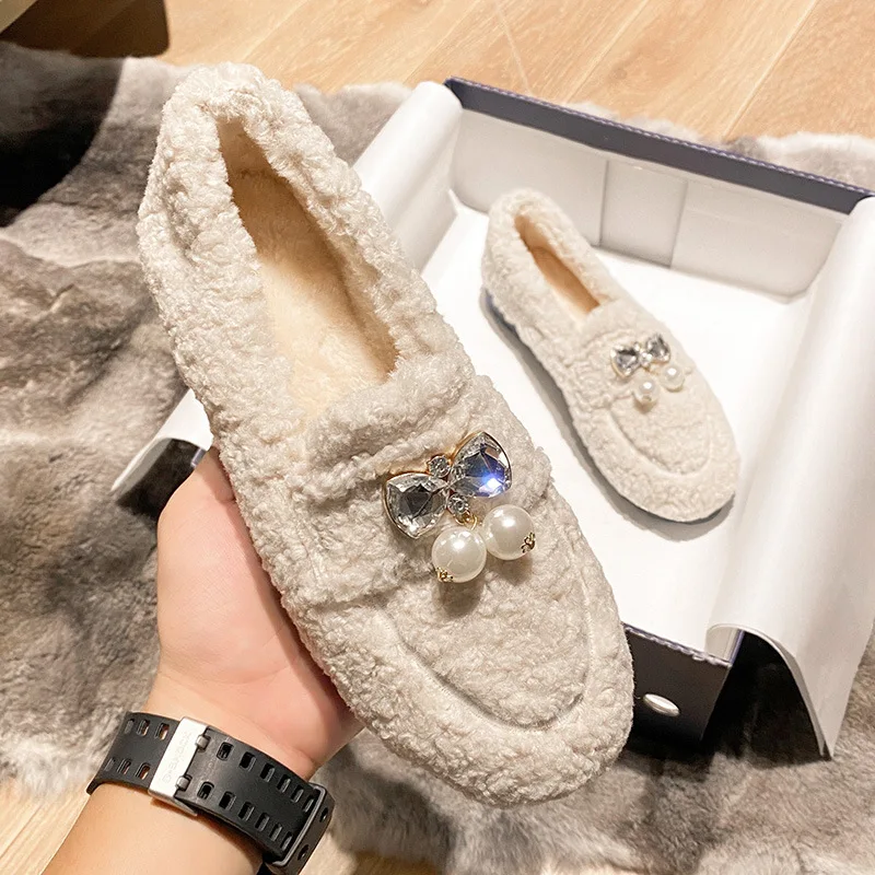 

Women's Winter Plus Velvet Warm Thick Bottom Shoes Outside Wearing White Faux Lamb Wool Lazy One Pedal Large Size Cotton Shoes