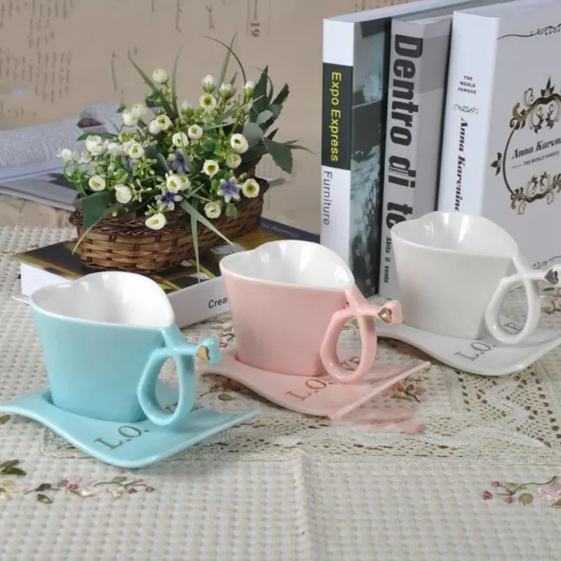 

Creative Love Ceramics Coffee Cup and Saucer Heart Couple Cup Heart-shaped Mug Afternoon Tea Cup Christmas Mugs