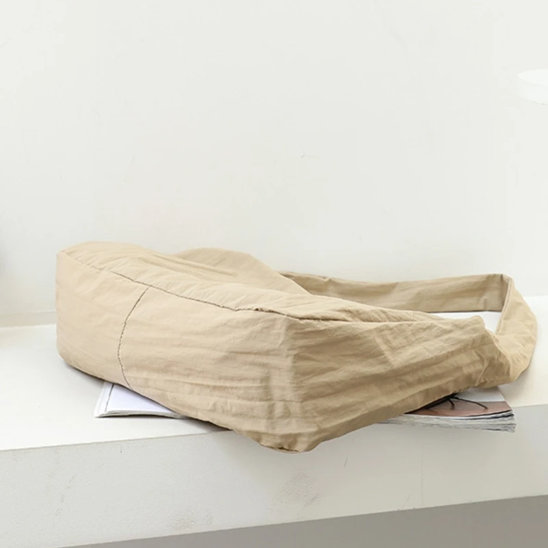 Сумка через плечо в подарок для женщин и девочек однотонная дорожная