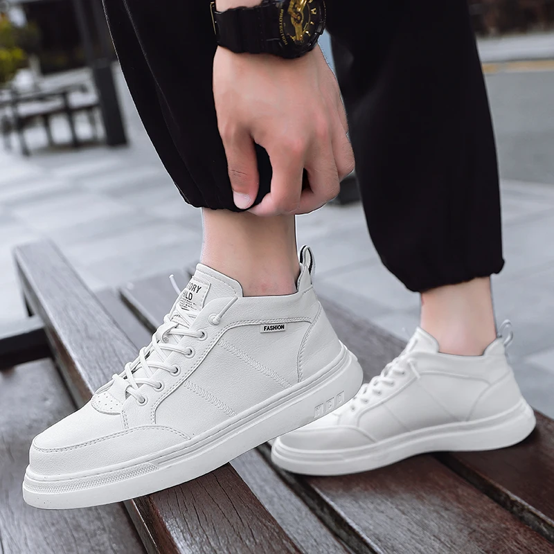 

Новинка Осень 2023, маленькие белые мужские кожаные туфли, Корейская версия модных студенческих туфель для скейтборда, мужские повседневные туфли