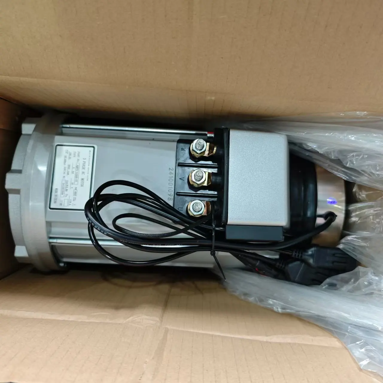Электродвигатель AQHT5-4104B-X 5000W 48V, комплект мотора 5000W для электромобилей Lvtong I-CON, 2932 обмин (art.: 3920da11cb641) - 3920da11cb641