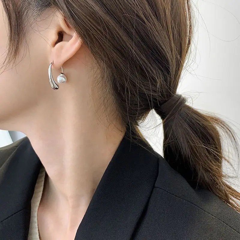 Женские серьги-гвоздики с искусственным жемчугом геометрической формы